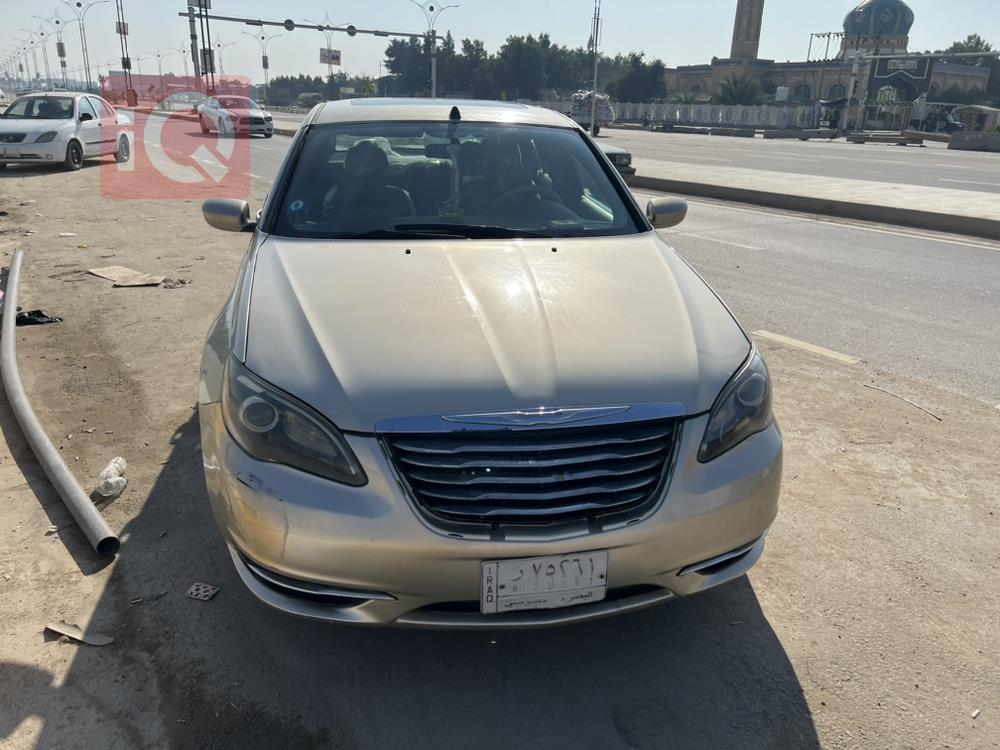 Chrysler 200